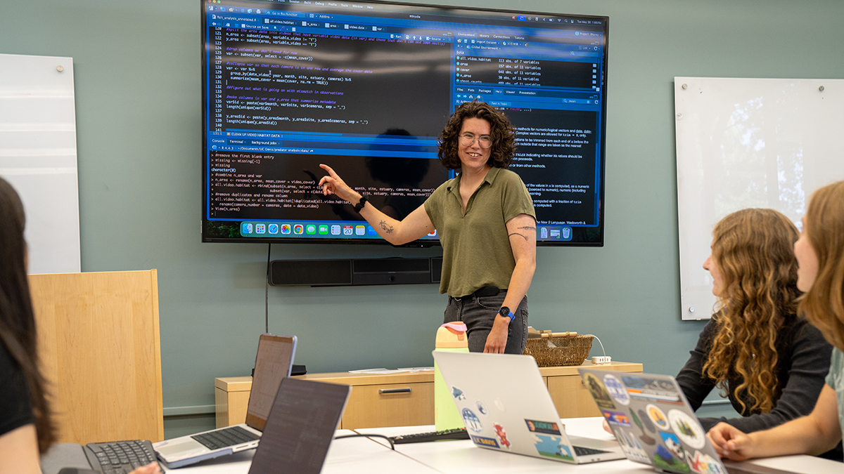 Claire Murphy blends fieldwork, coding, and mentorship to create an inclusive research environment—empowering undergraduates to ask questions, build skills, and see themselves as scientists. (Katrina Huynh/UC Davis)